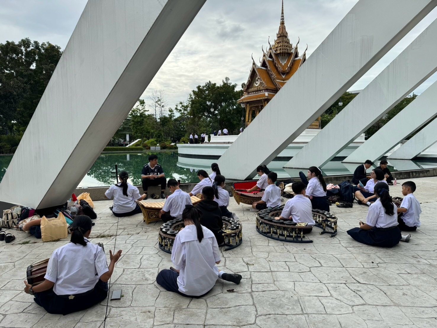 ได้รับรางวัลชมเชย โครงการประกวดดนตรีไทยเฉลิมพระเกียรติ ชิงถ้วยพระราชทาน