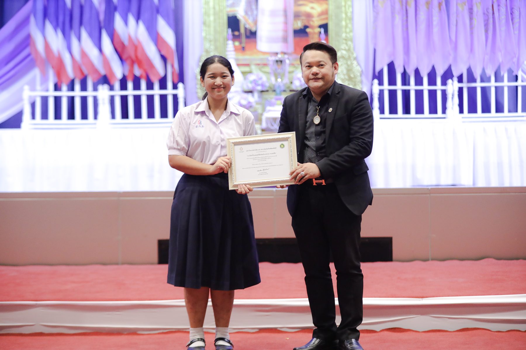 ได้รับรางวัลชมเชย โครงการประกวดดนตรีไทยเฉลิมพระเกียรติ ชิงถ้วยพระราชทาน