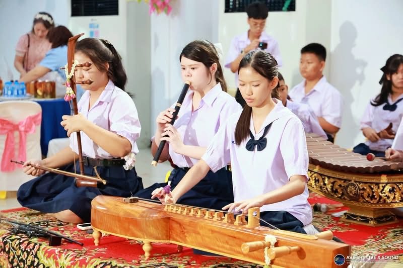 บรรเลงดนตรีไทย งานวันสถาปนาโรงเรียน