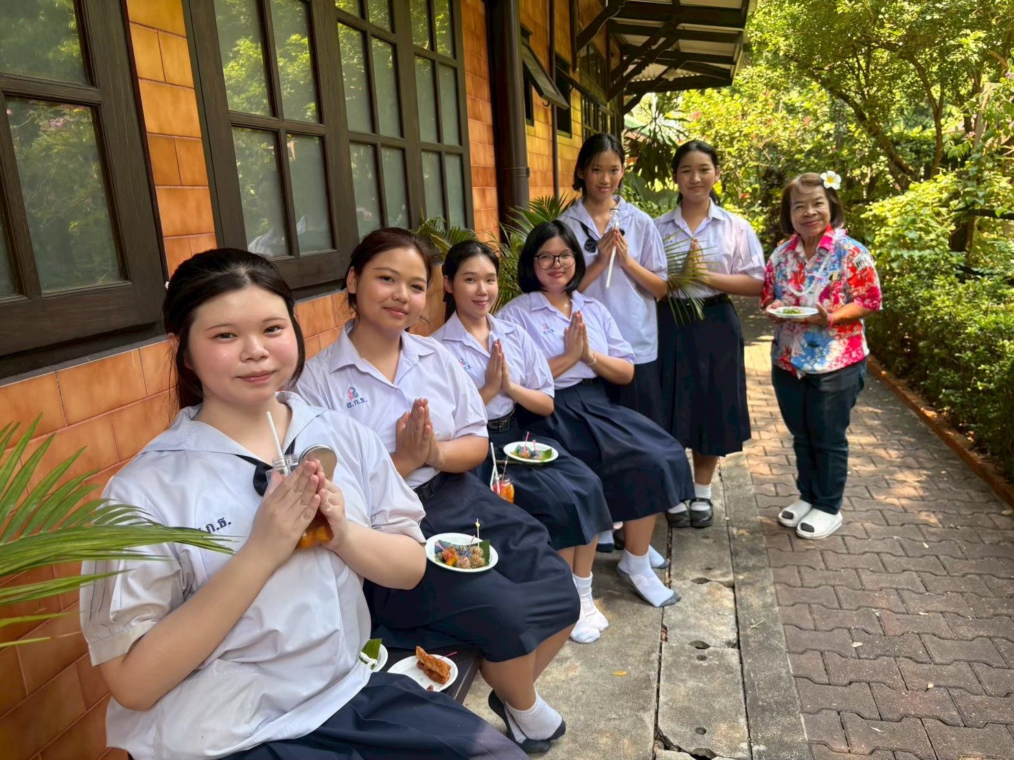บรรเลงดนตรีพิธีรดน้ำดำหัว คุณปนัดดา สุวรรณานนท์