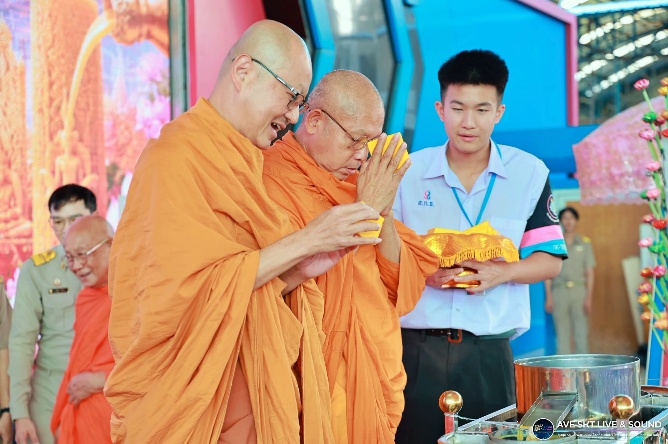 ถวายเทียนพรรษา วันเข้าพรรษา 2569