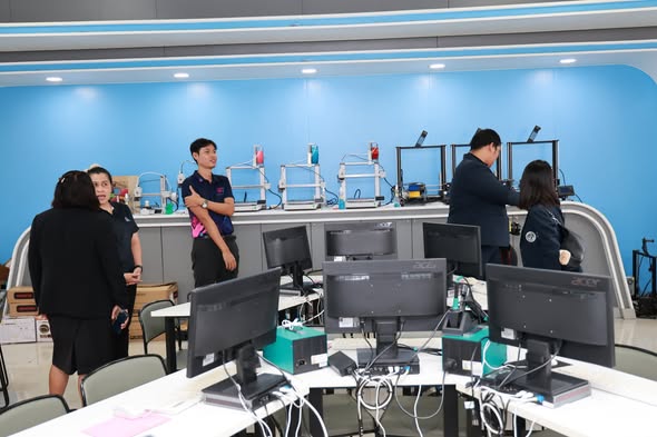Technology classroom atmosphere, photo 1 / บรรยากาศห้องเรียนเทคโนโลยี ภาพที่ 1