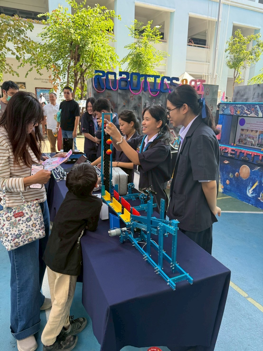 Robotics lab teaching & learning, photo 10 / การเรียนการสอนในห้องปฏิบัติการหุ่นยนต์ ภาพที่ 10