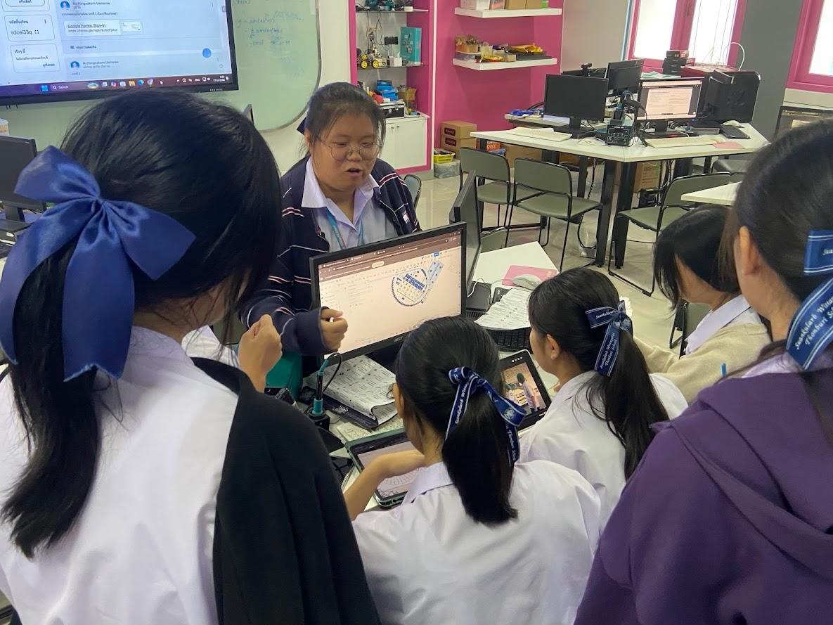 Robotics lab teaching & learning, photo 13 / การเรียนการสอนในห้องปฏิบัติการหุ่นยนต์ ภาพที่ 13