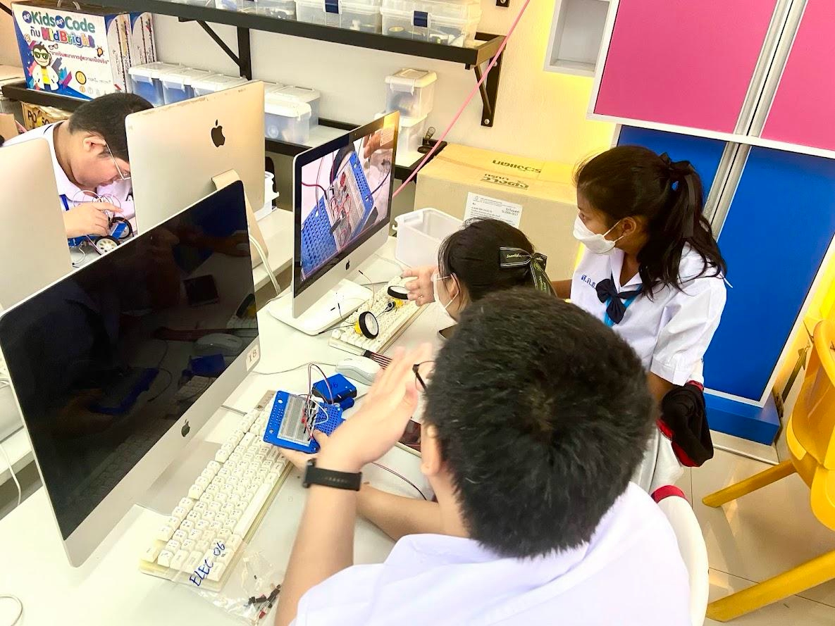 Robotics lab teaching & learning, photo 19 / การเรียนการสอนในห้องปฏิบัติการหุ่นยนต์ ภาพที่ 19